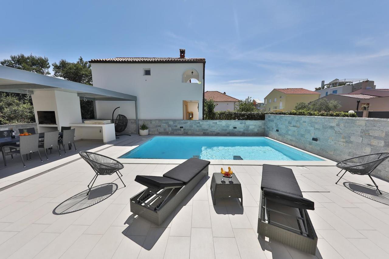 Luxury Villa Nada With Pool Petrcane Exterior photo